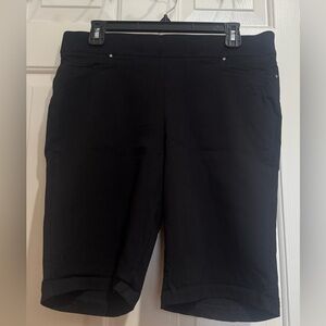 89th & Madison Women's Classic Black Pull on Shorts in Size L